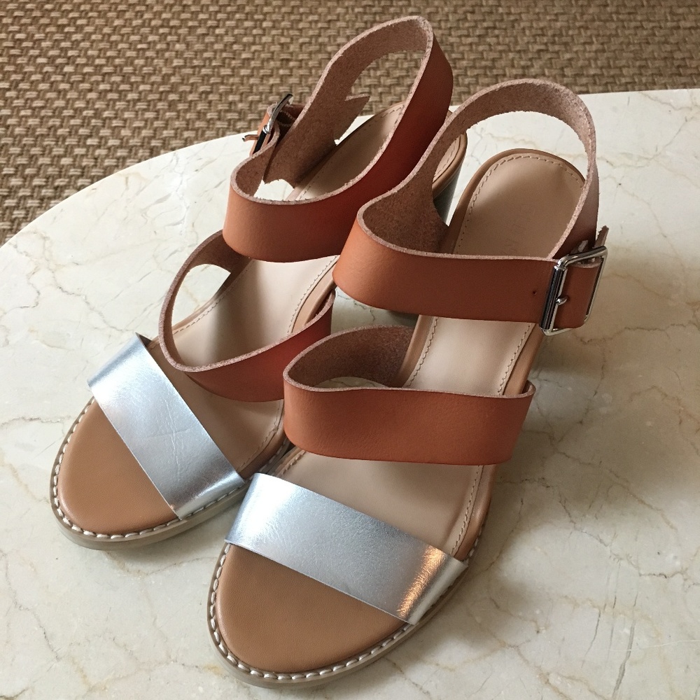NWOT Old Navy Metallic Block Heel Sandal